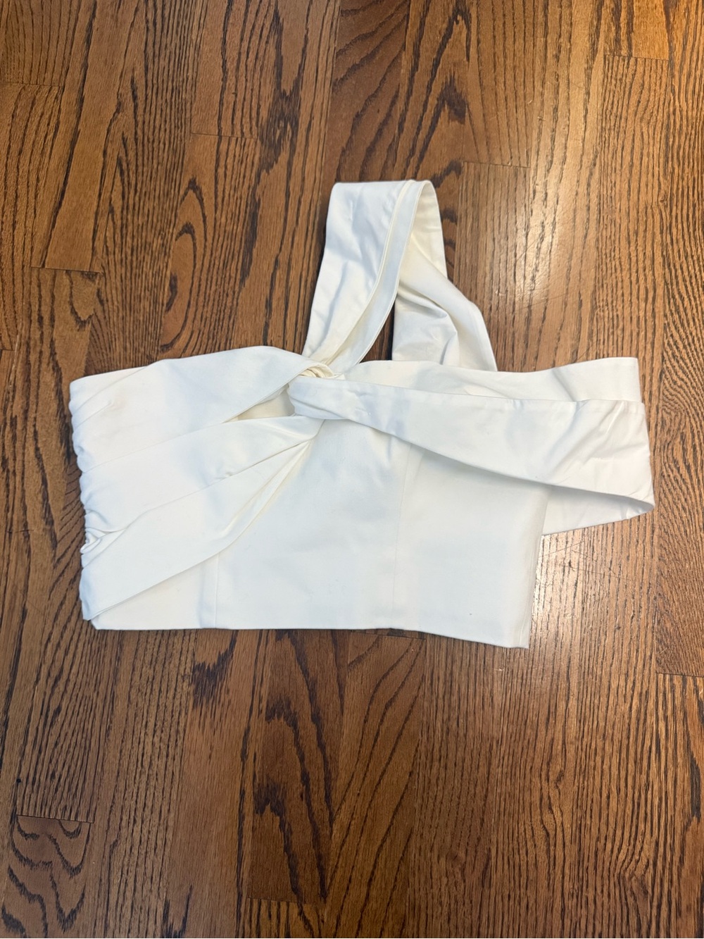 AMUR Off-Shoulder Twist Front White Crop Top